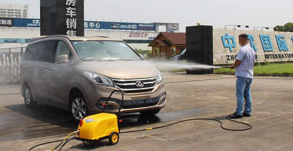 爲什麽要選擇高壓清洗機來清洗呢